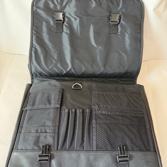 DISNEY Feature Animation Laptop Satchel - Picture 3 of 8